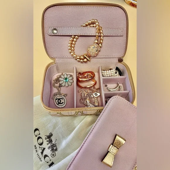 Coach Jewelry Box Zip Around/Divided Sections EUC Lavender&tan plaid w/kissingCs - Picture 8 of 10